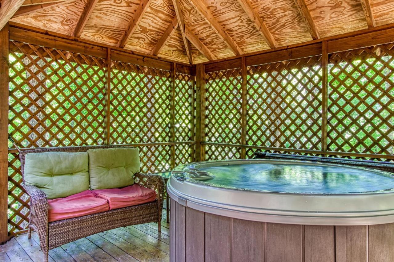 Very Private, Real Log Cabin With Hot Tub! Sevierville Exterior photo