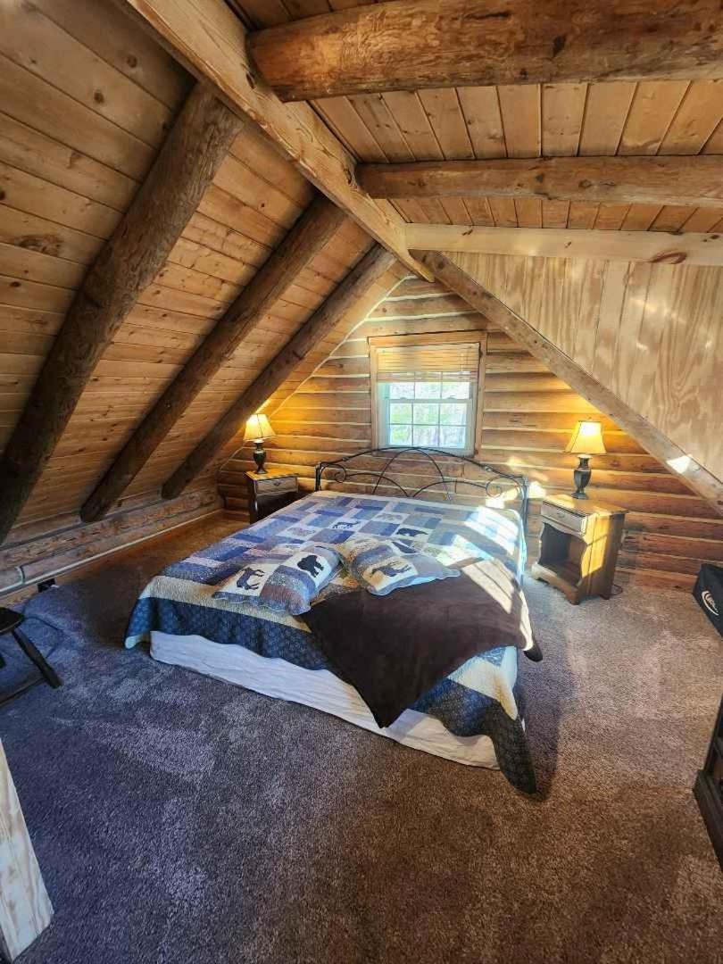 Very Private, Real Log Cabin With Hot Tub! Sevierville Exterior photo