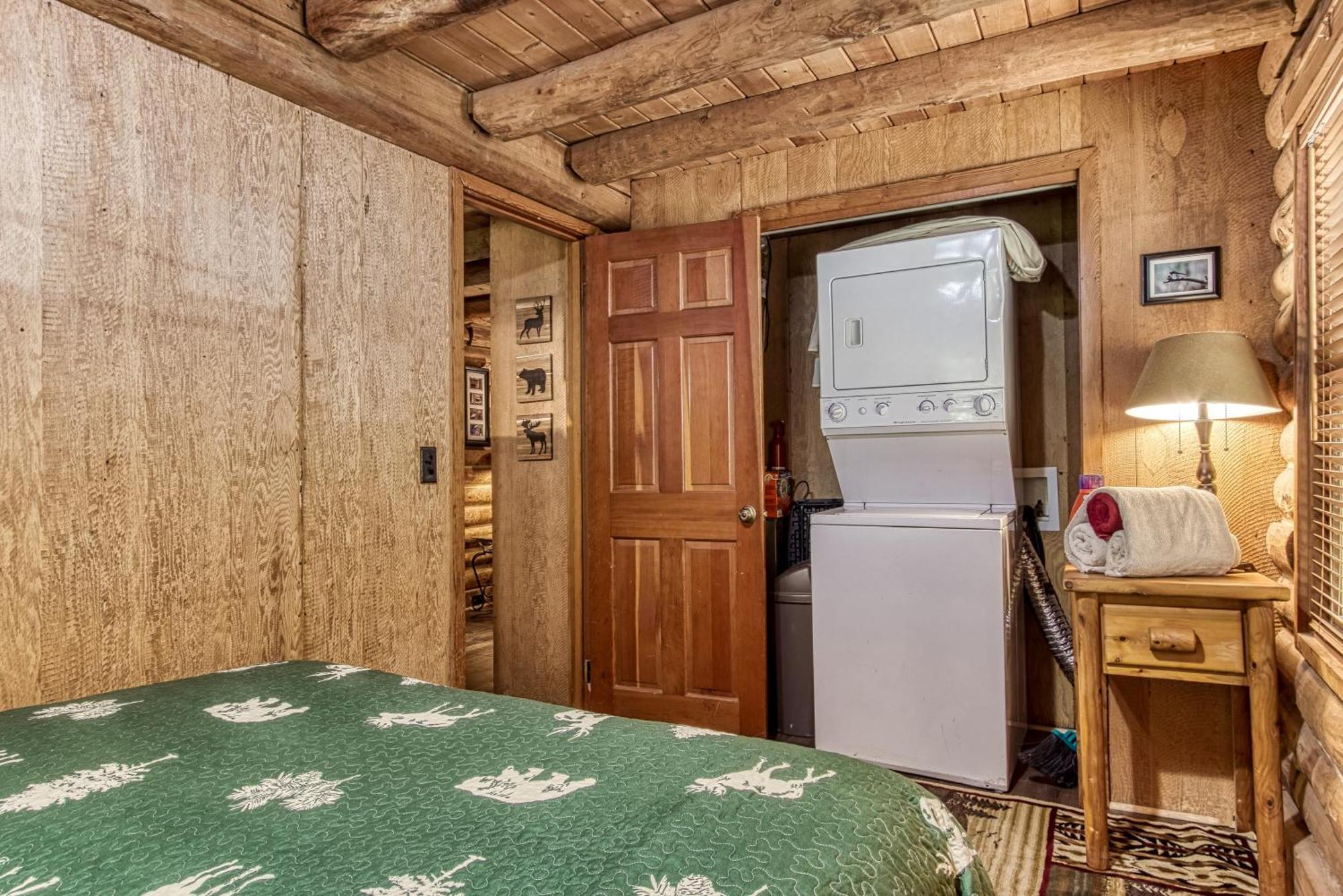 Very Private, Real Log Cabin With Hot Tub! Sevierville Exterior photo