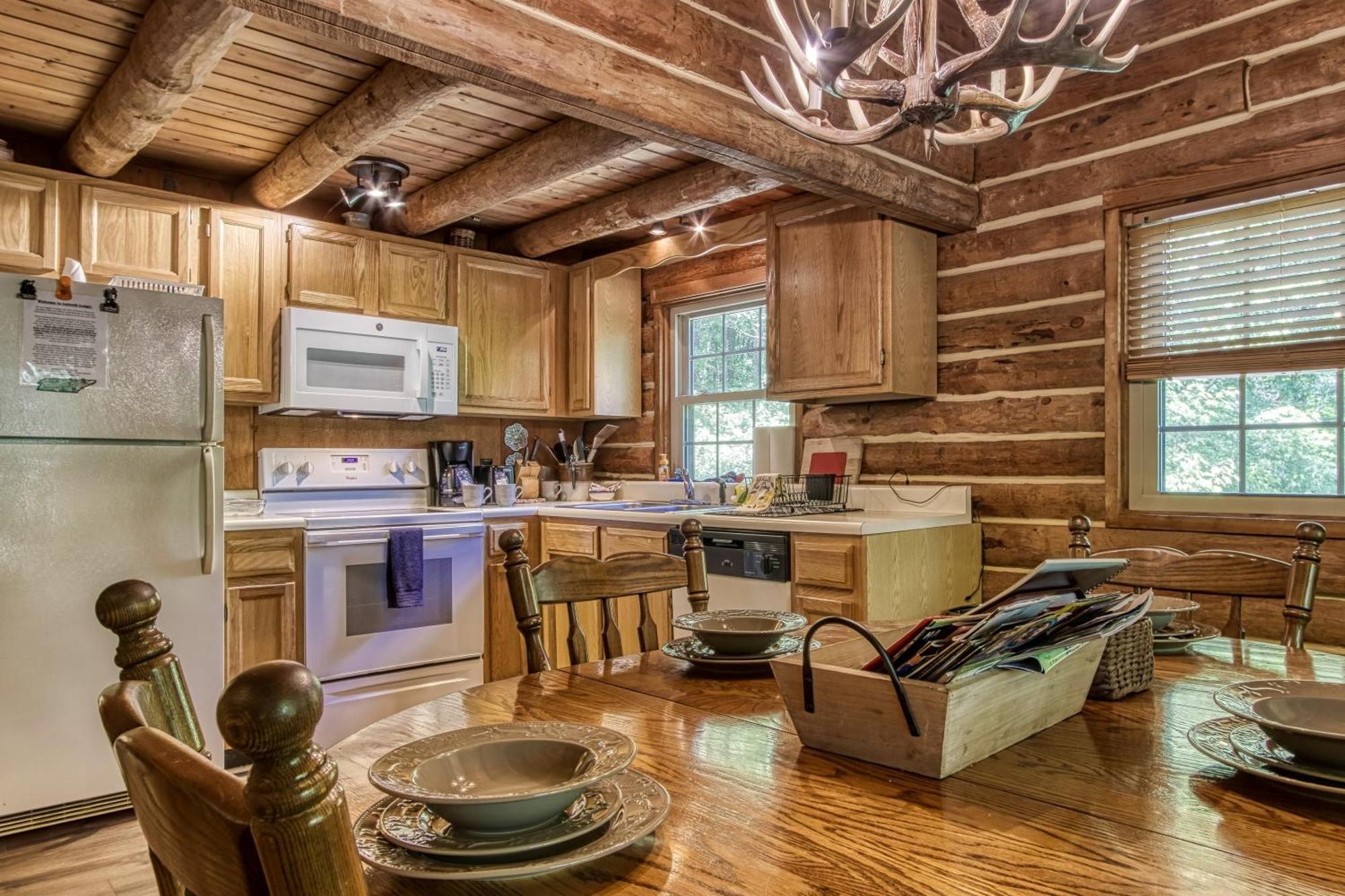 Very Private, Real Log Cabin With Hot Tub! Sevierville Exterior photo