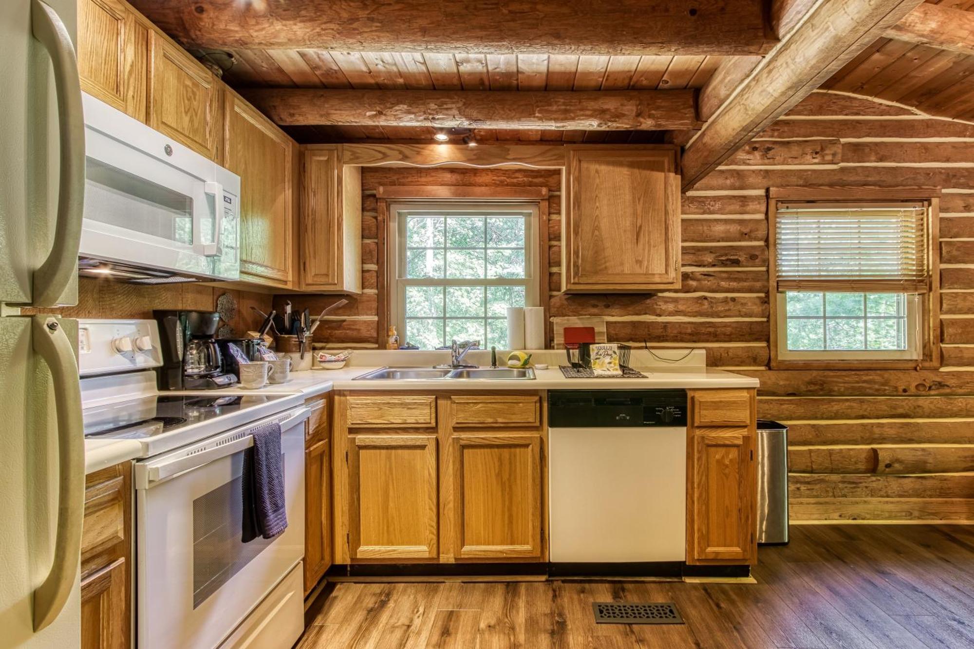 Very Private, Real Log Cabin With Hot Tub! Sevierville Exterior photo