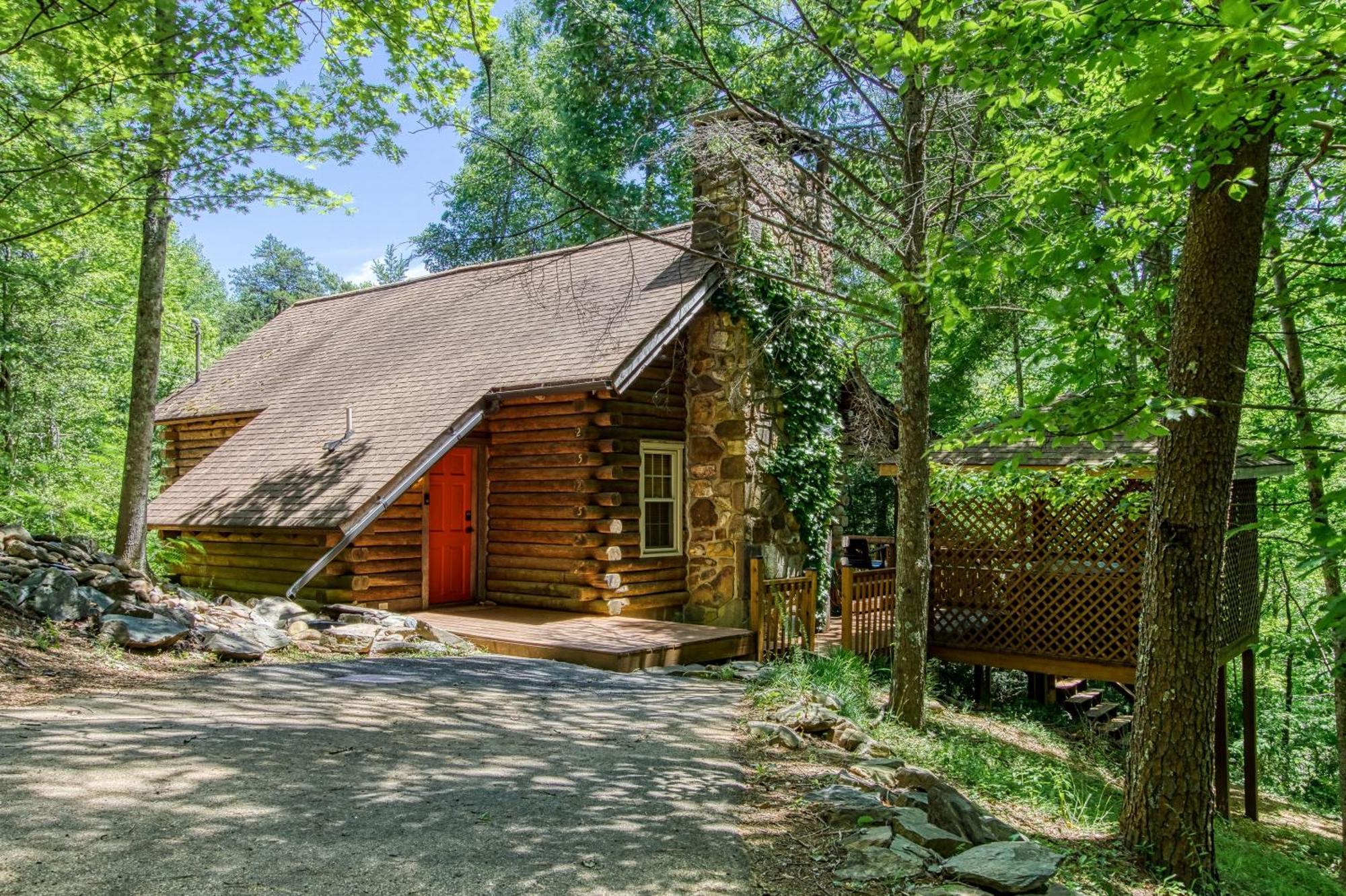 Very Private, Real Log Cabin With Hot Tub! Sevierville Exterior photo